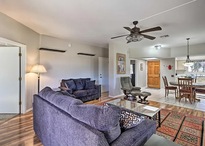Dom wakacyjny Tranquil Valley Townhome W/ Mtn Views!