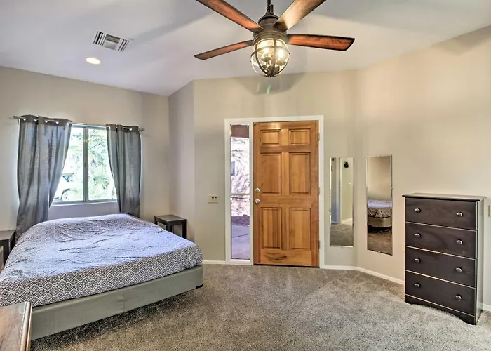 Tranquil Valley Townhome W/ Mtn Views! *